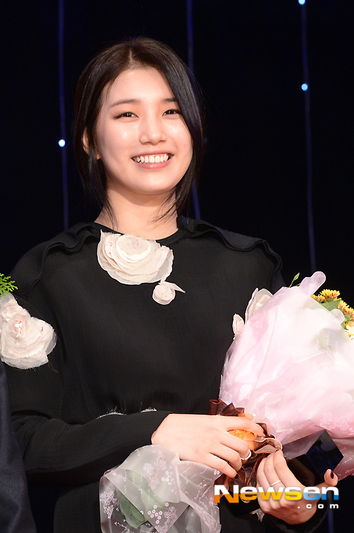 [Pictures] سوزي في حفل جوائز Korea Advertisers Association !! 201310241935462010_1
